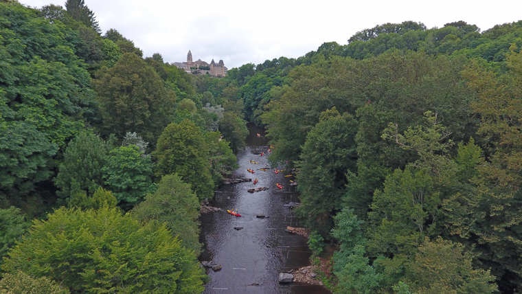 Canoë-kayak sur la Vézère vers Uzerche Canoë-kayak sur la Vézère au départ d'Uzerche, Corrèze