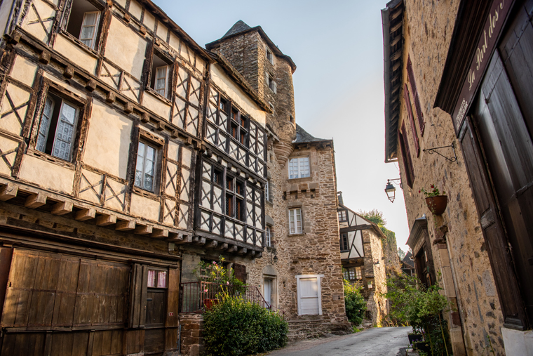 Ségur le Château, un lieu sûr chargé d'histoire - ©Franck Cordier Photographies Château de Ségur-le-Château, forteresse médiévale classée monument historique en Corrèze © Franck Cordier