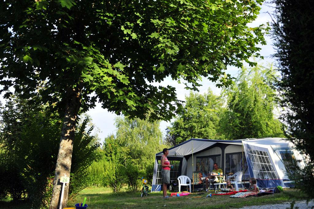 Aire d'accueil de camping-cars du camping Paradis le Coiroux_3