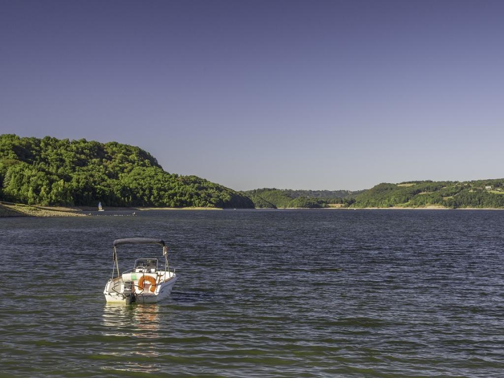 Retenue du barrage de Bort-Les-Orgues