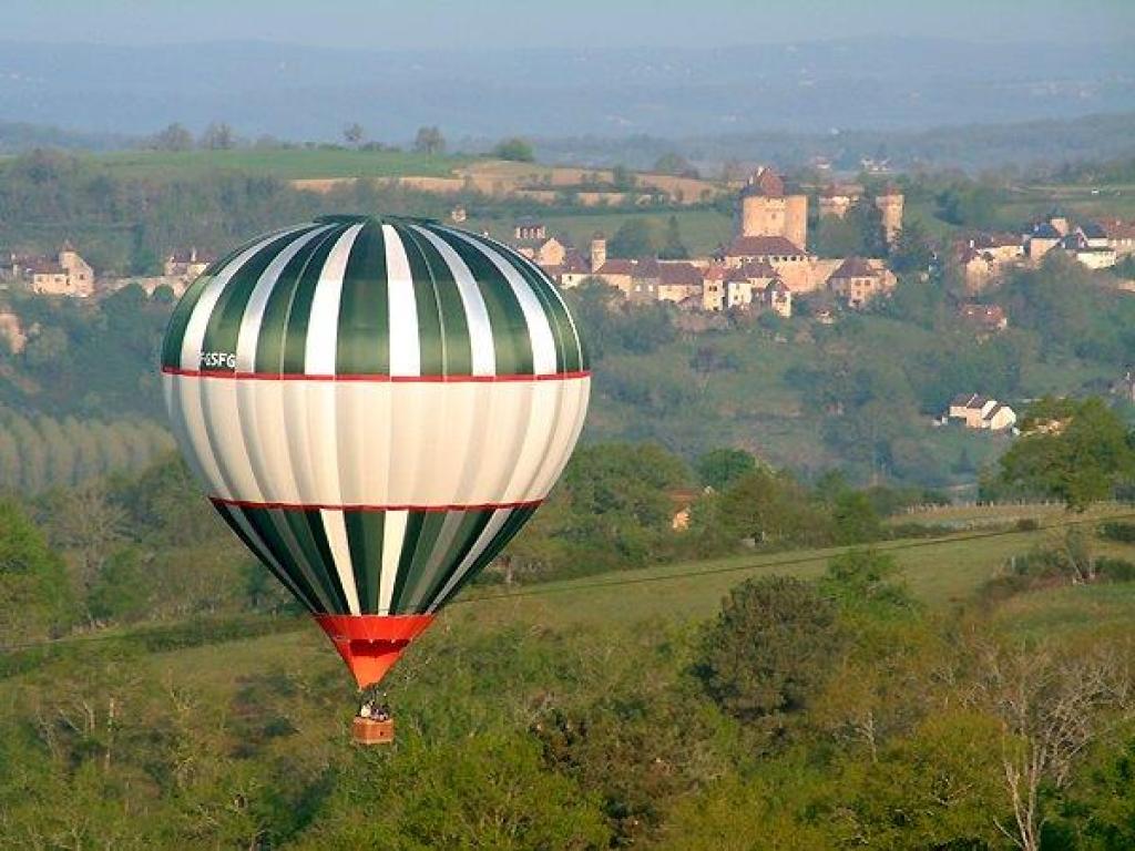 Site d'envol de Corrèze Montgolfière à Collonges-la-Rouge