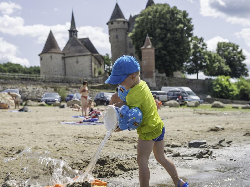 Retenue du barrage de Bort-Les-Orgues