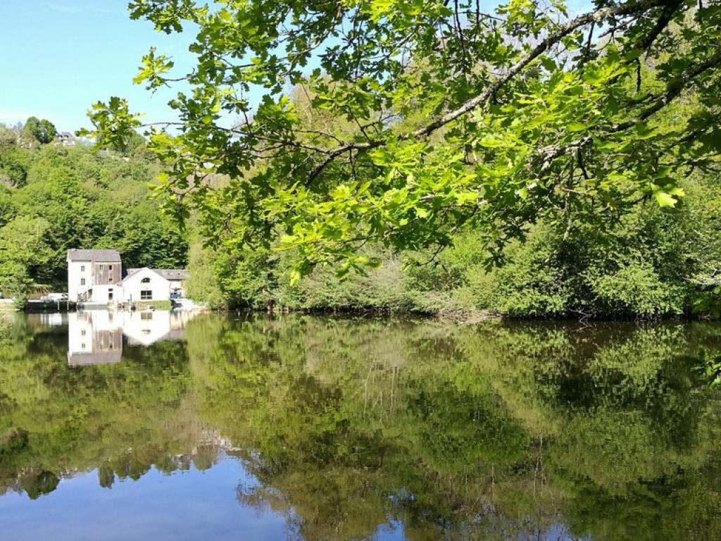 Uzerche, la "Perle du Limousin"