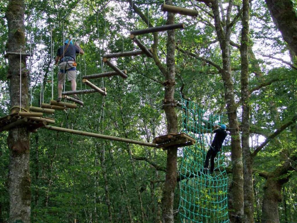 Parc acrobatique dans les arbres Diège Aventures