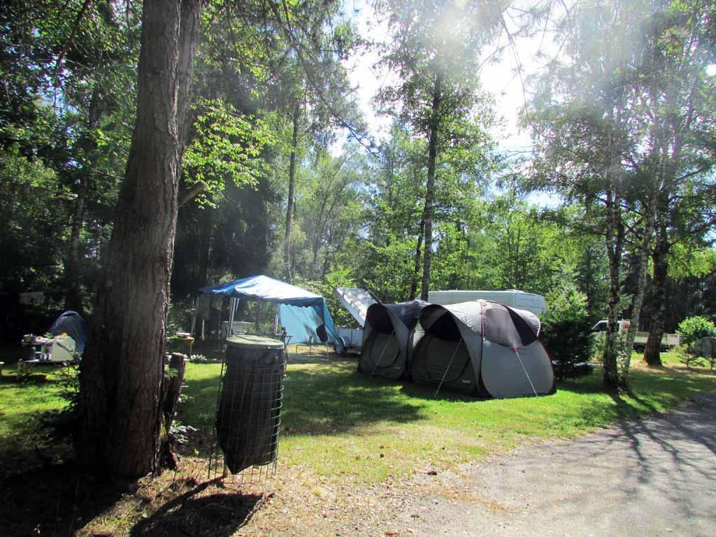 Camping Egletons lac