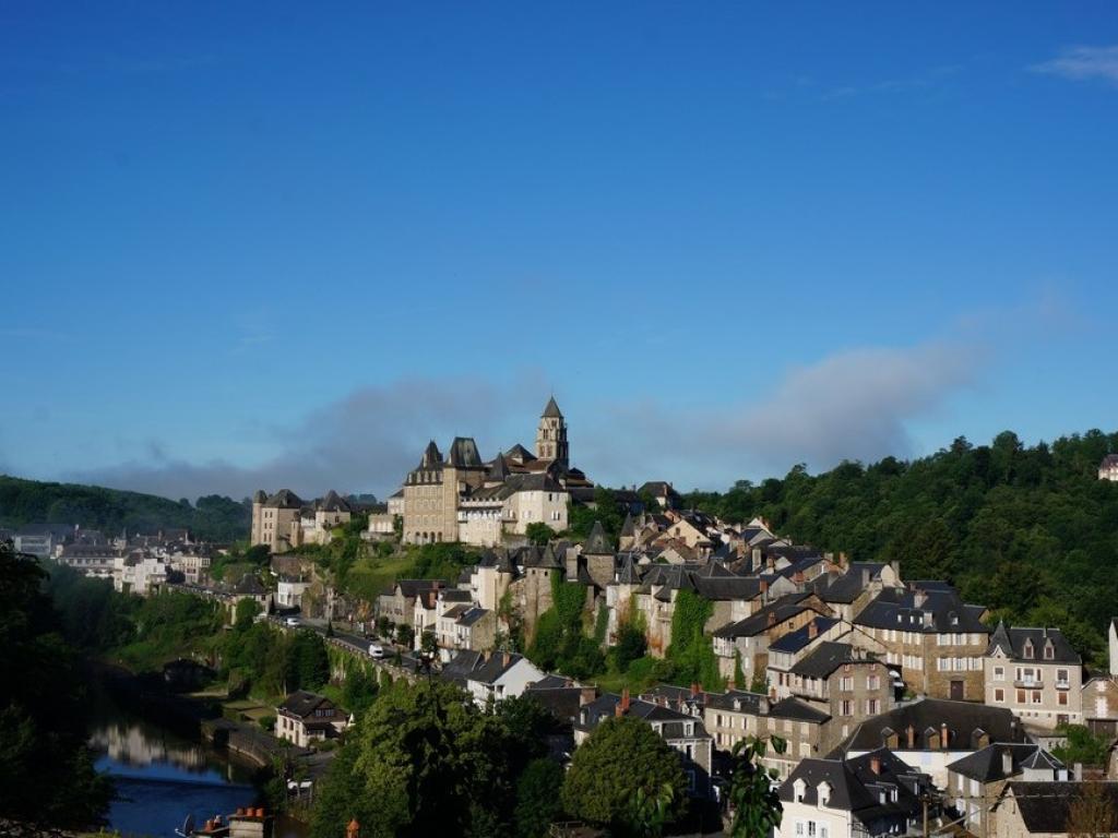 Uzerche, la "Perle du Limousin"