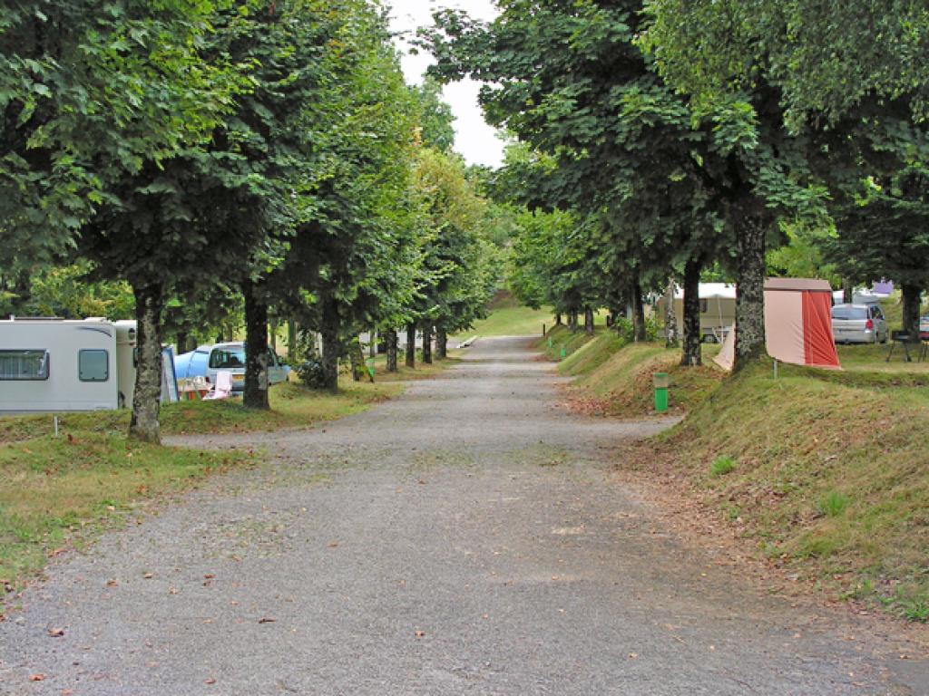 Aire d'accueil de camping-cars du camping du lac de Bournazel