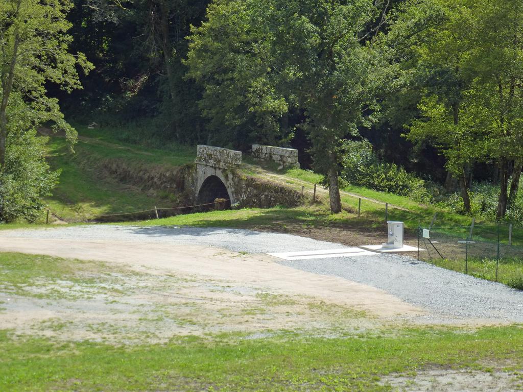 Aire d'accueil de camping-cars de Pérols sur Vézère