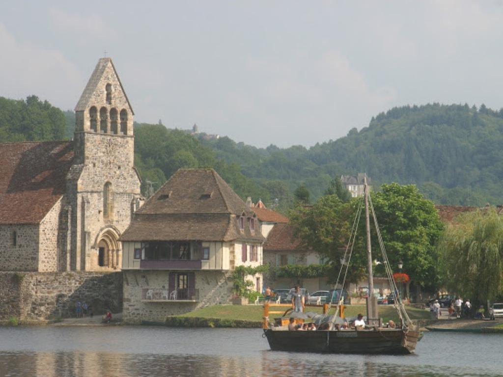 Balades en gabare à Beaulieu sur Dordogne