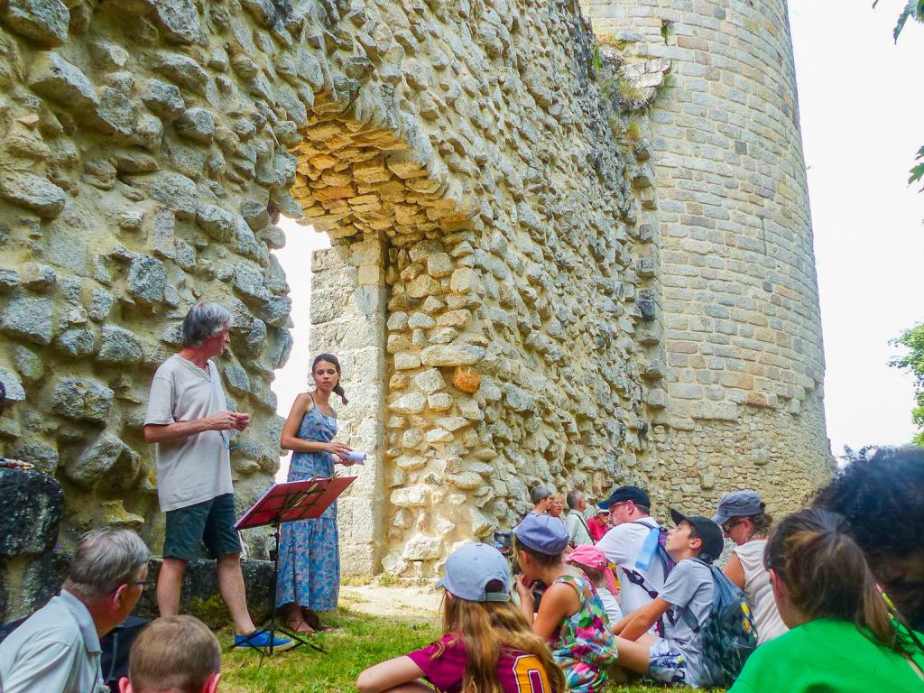 Quand l'histoire se raconte en chansons au Château de Ventadour