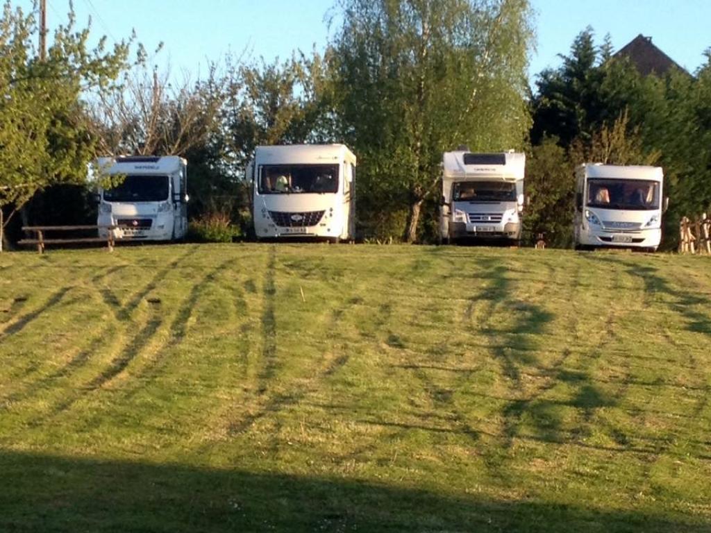 Aire d'accueil de camping cars de la ferme de Brossard