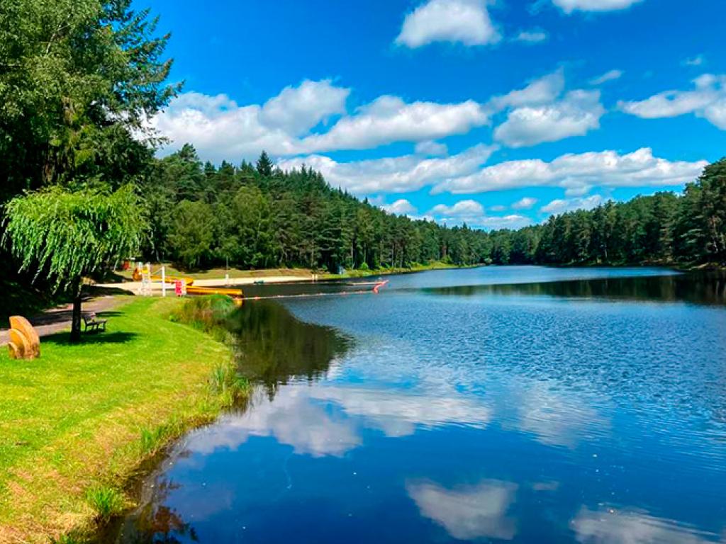 Aire d'accueil de camping-cars du Domaine du Lac de Soursac