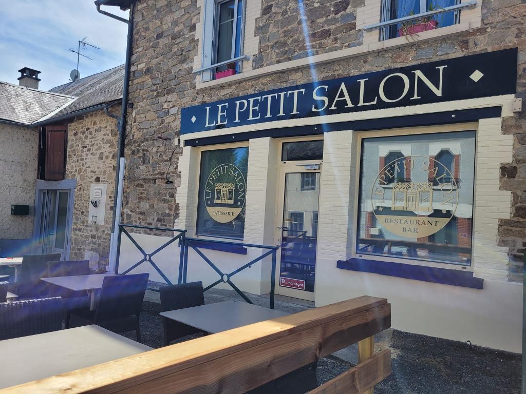 Le Petit Salon