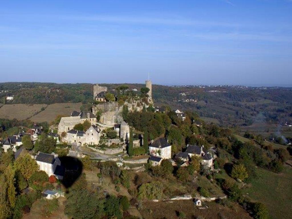 Site d'envol de Corrèze Montgolfière à Collonges-la-Rouge