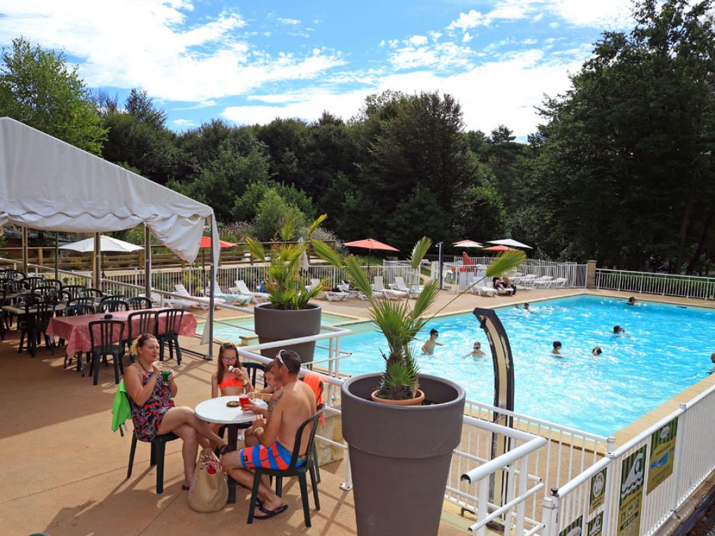 Aire d'accueil de camping-cars du camping Paradis le Coiroux