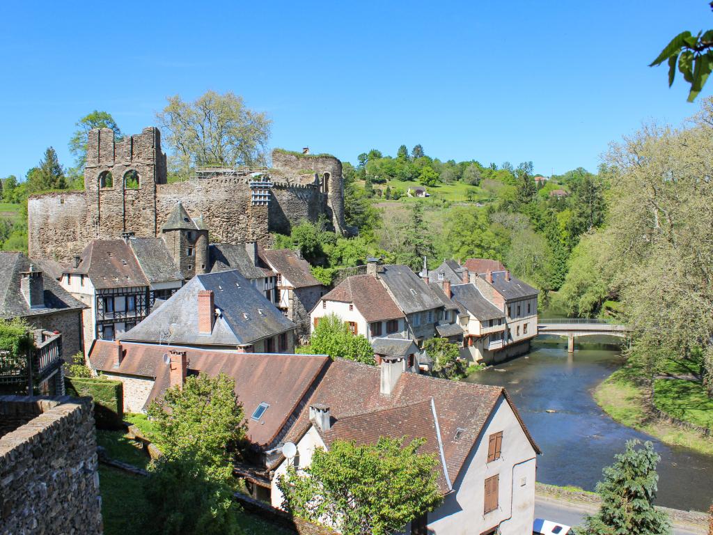 Office de Tourisme du Pays de Saint-Yrieix : Bureau d'Information Touristique de Ségur-Le-Château