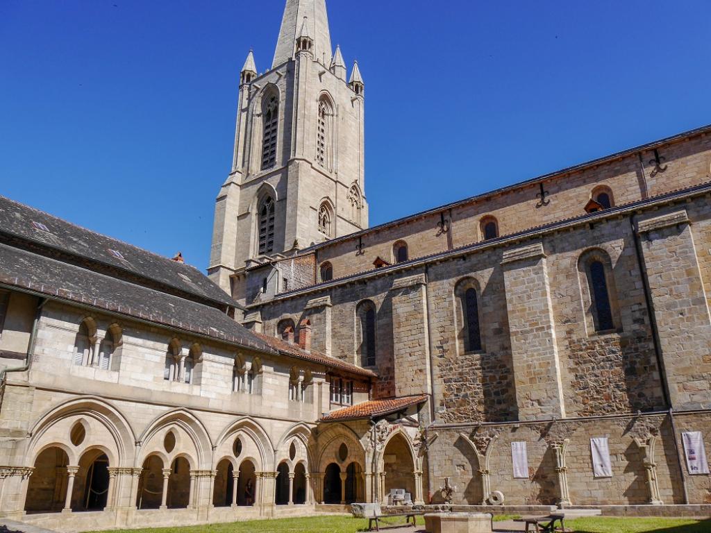 Le cloître de la cathédrale de Tulle