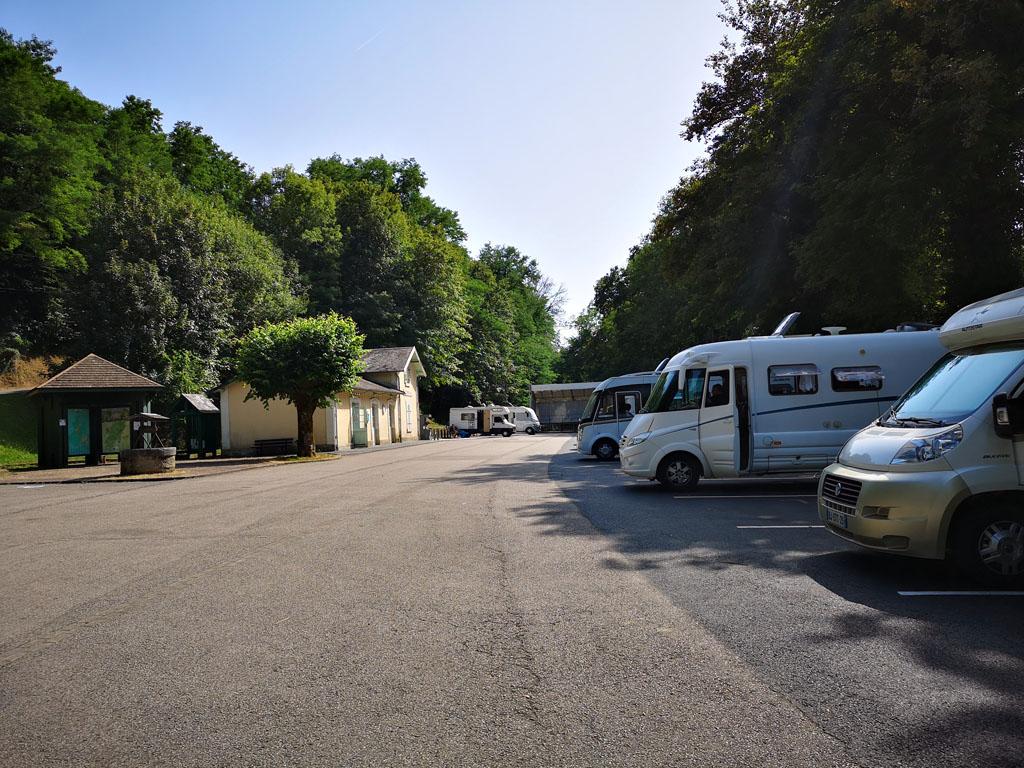 Aire d'accueil de camping-cars d'Uzerche Aire d'accueil de camping-cars d'Uzerche