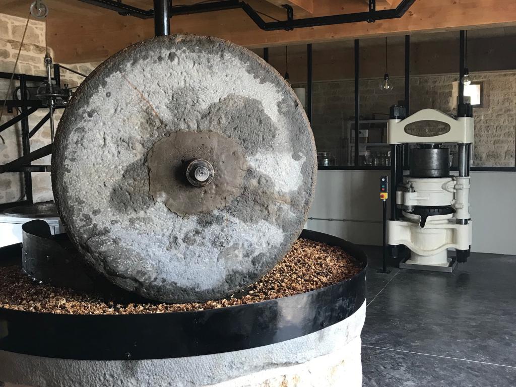 La Vie Contée - Moulin à Huile de Noix La Vie Contée - Moulin à Huile de Noix