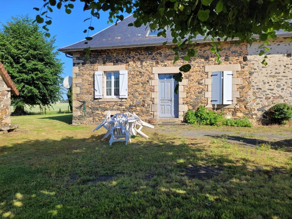 L'Hirondelle L'Hirondelle