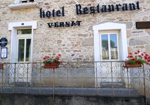 hotel-restaurant-vernat-facade-favars-053101